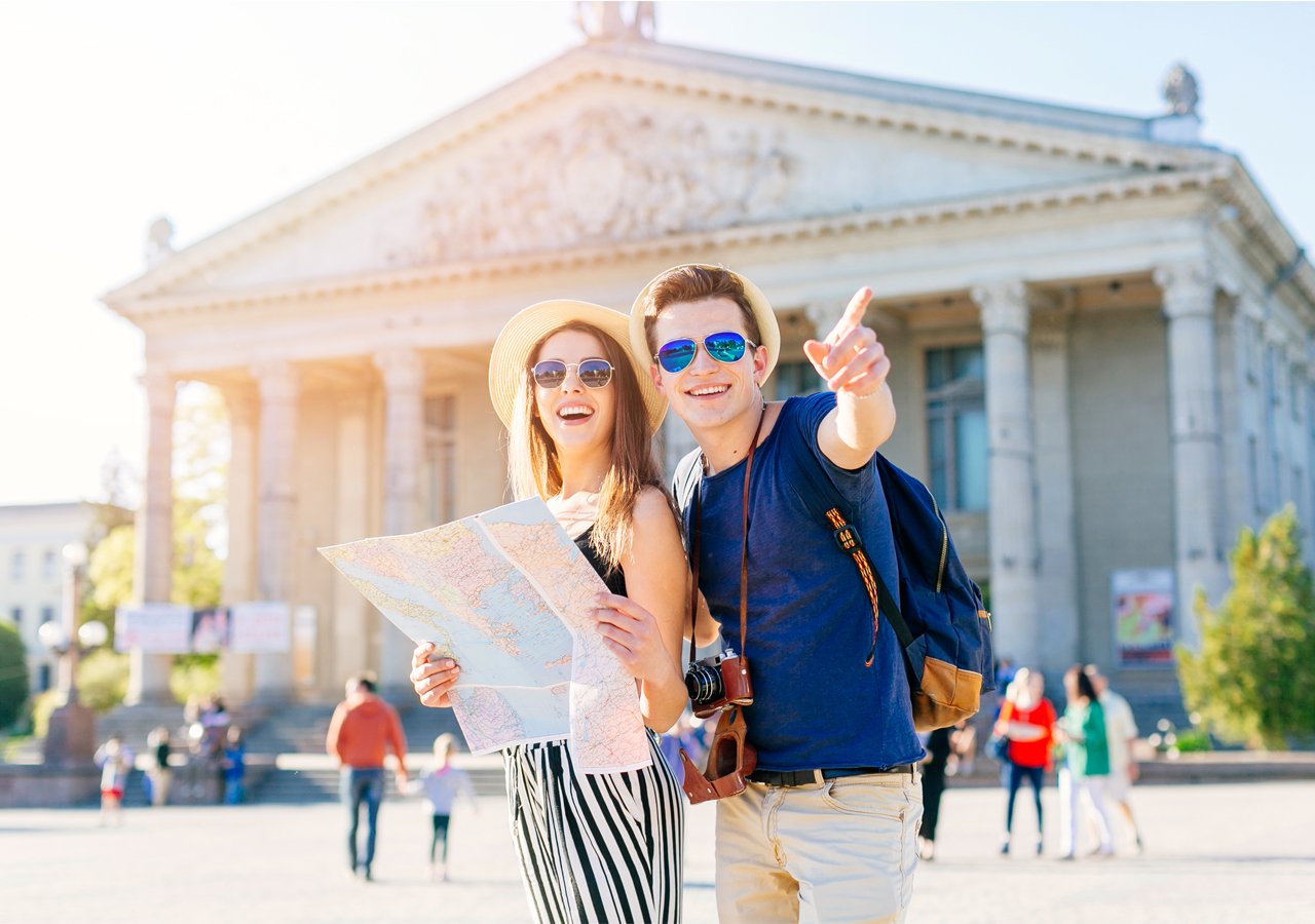 Travelling in museum make memorandum